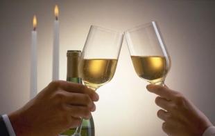 蘭州酒后代駕服務 專業守護，讓您“喝酒不開車，開車不喝酒”